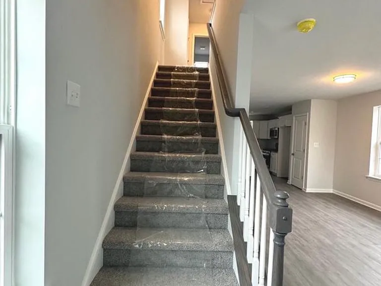 525 Dock St — Photo 9