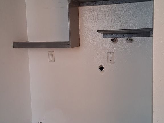 3rd image of 187 W 3rd St