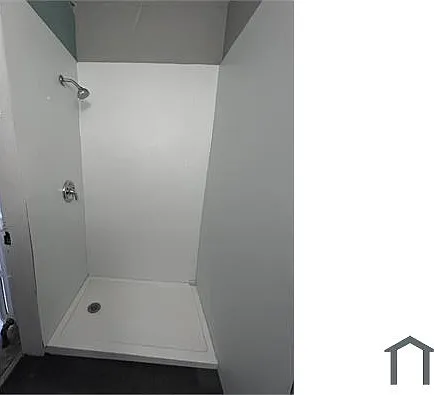 730 Roberts St #2 — Photo 8