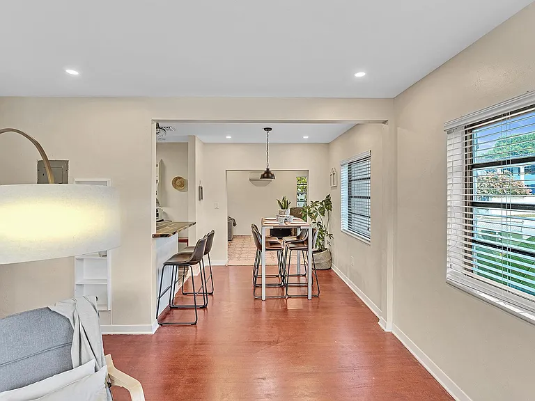 1620 NW 8th St — Photo 5