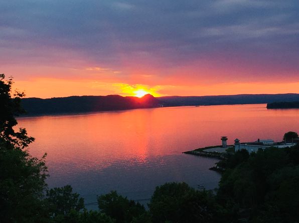 24 Hudson Point Ln UNIT 24