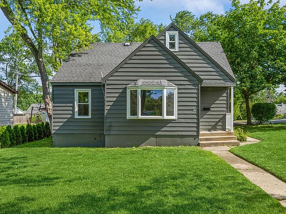3rd image of 700 N Cedarwood Cir