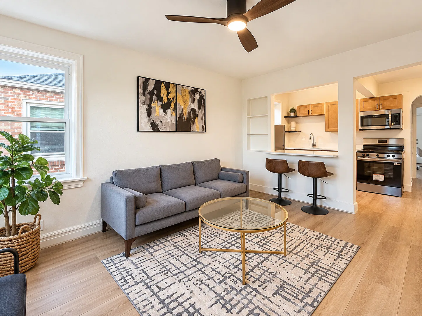 1 bed, 800 sqft, $1,500 — Photo 2