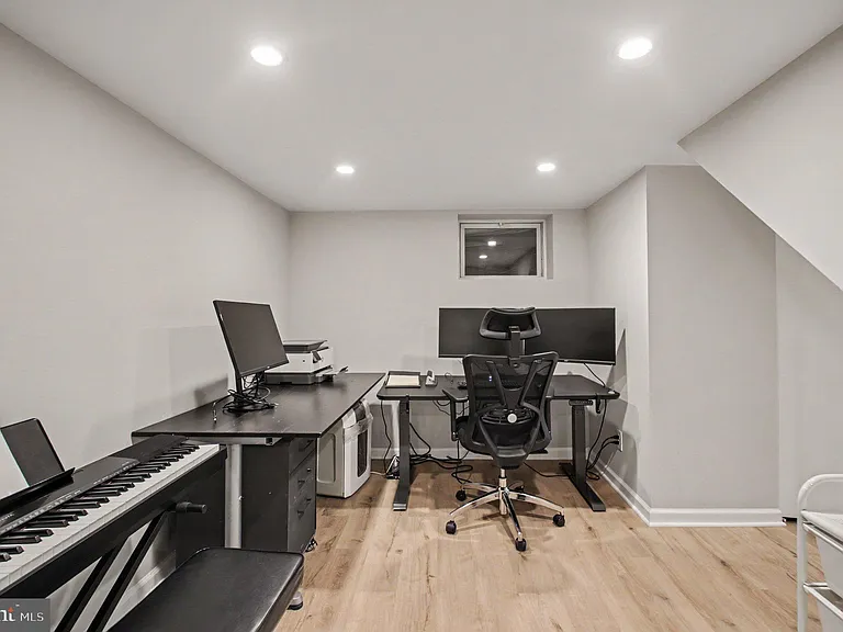 6417 Berkshire Dr — Photo 19