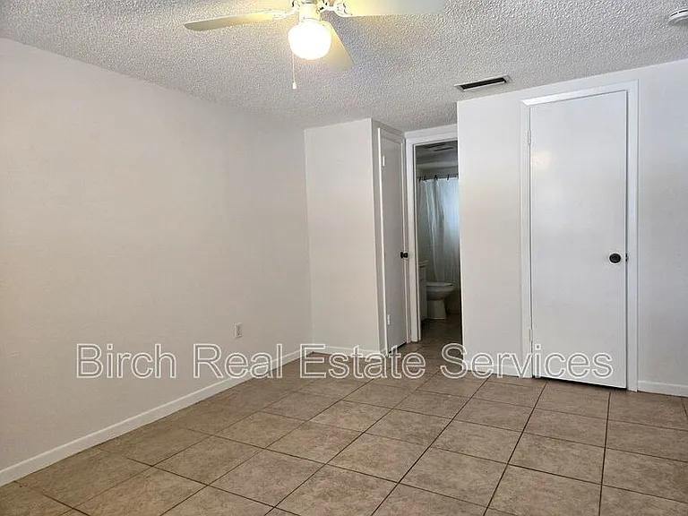 6839 Forest Ave — Photo 5