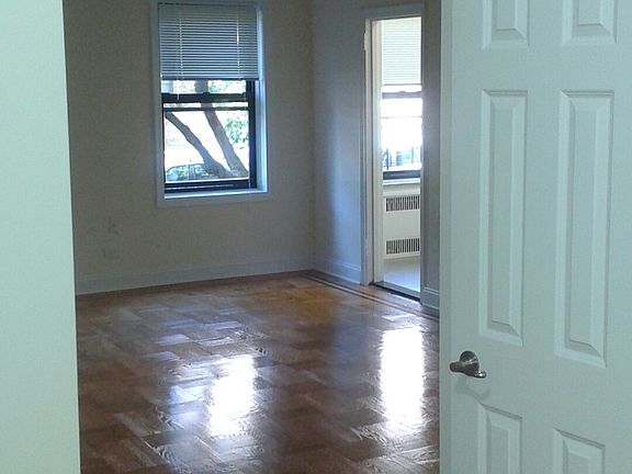 3rd image of 17290 Highland Ave Ste 1