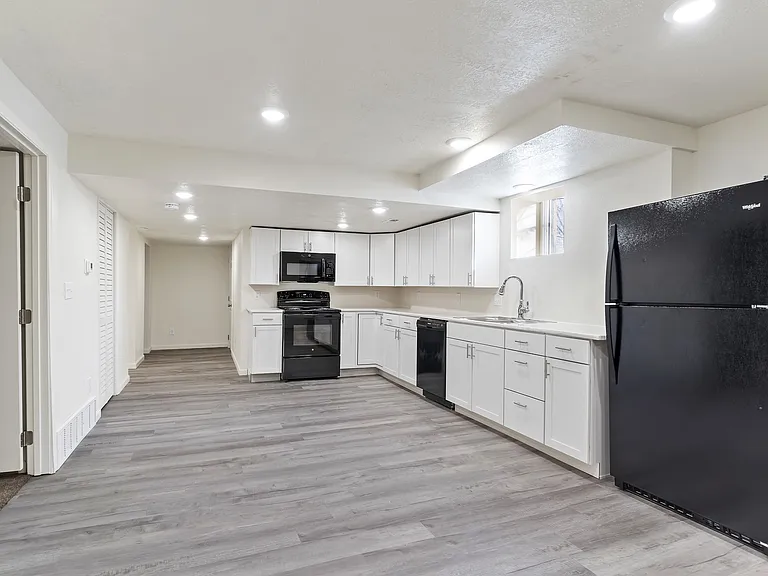 2928 Grant Ave #B — Photo 3