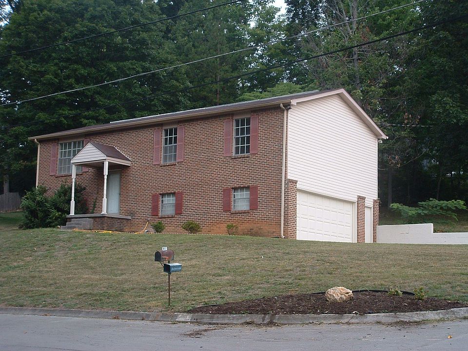 Laurel Woods Rd