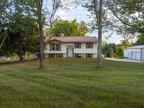 9677 SE 232nd St, Lathrop, MO 64465