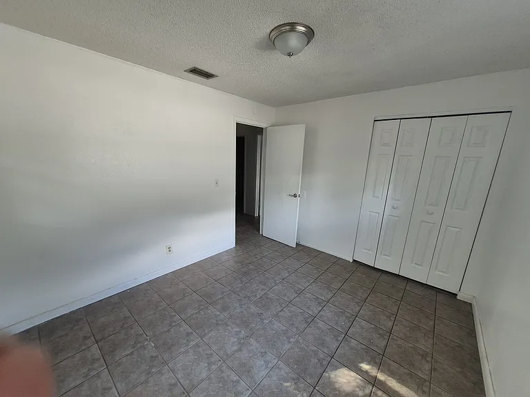 2884 Oaklawn Ave #B — Photo 9