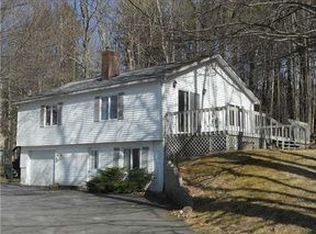 1017 Prescott Rd, Manchester, ME 04351