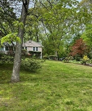5th image of 9 Sparrow Ln