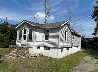 9 Harvey Ave, Waterford, CT 06385