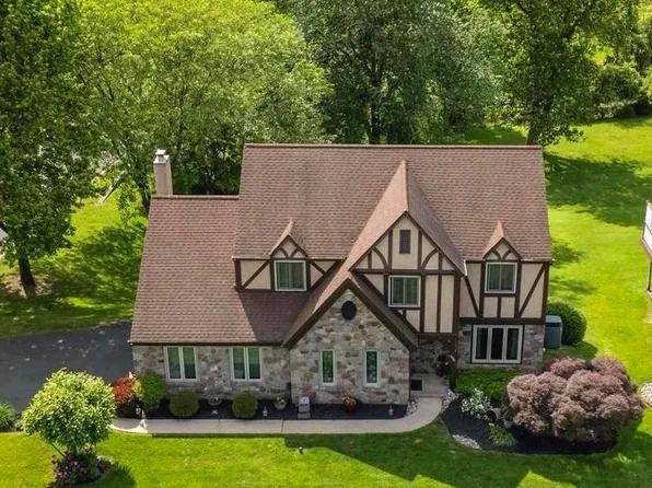 500 Newport Cir W, Langhorne, PA 19053