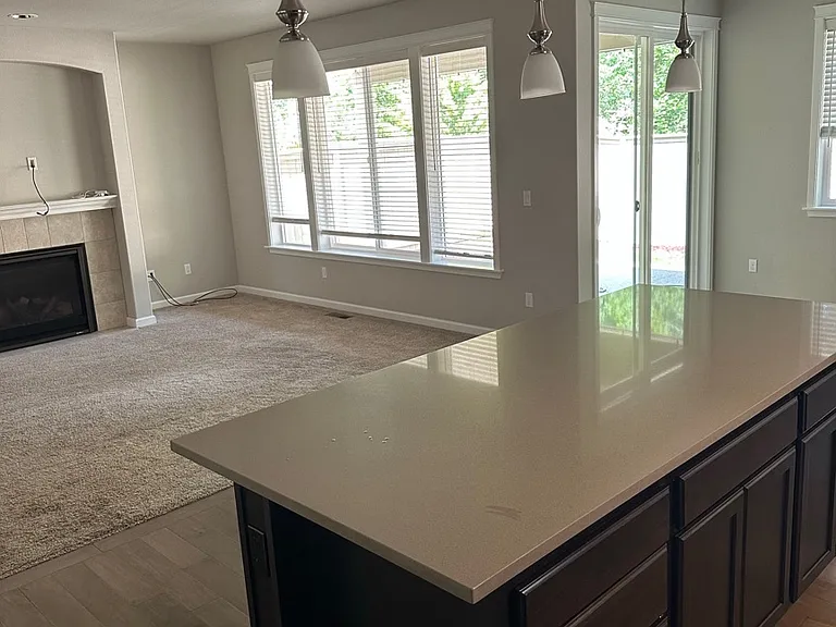 4254 Dudley Dr NE — Photo 10