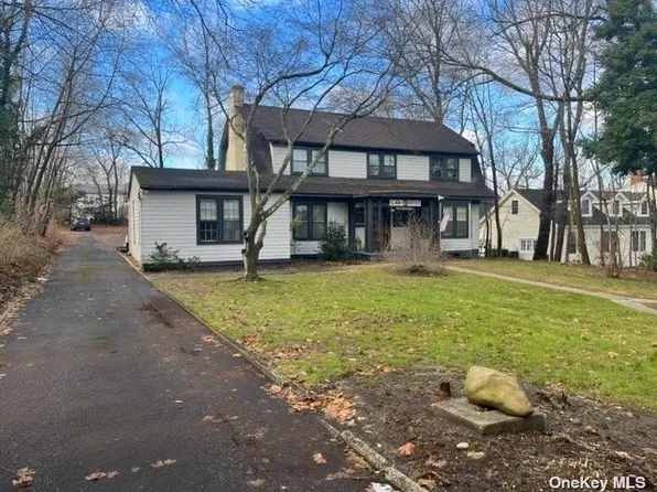 83 Prospect St, Huntington, NY 11743