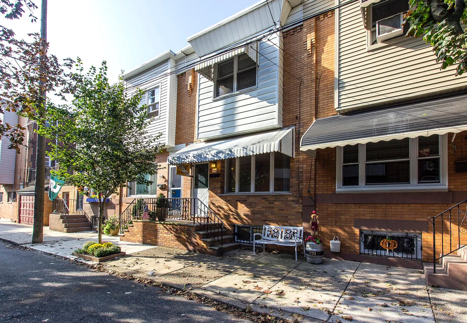 1122 Linn St photo 1
