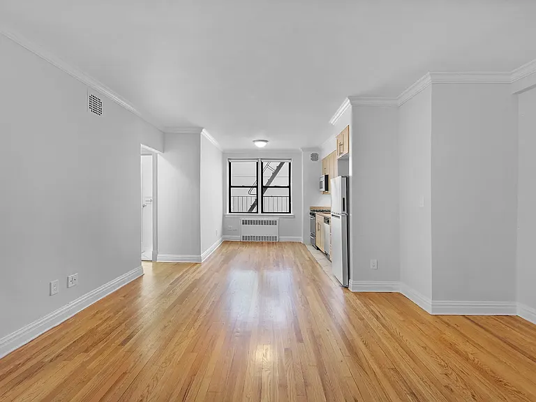 108 W 15th St #5C — Photo 1