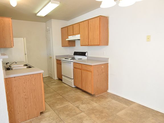 4th image of 2200 Wright Way APT C