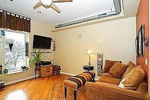 4th image of 867 N La Salle Dr Unit 3