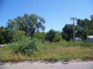 813 N Dewey St, North Platte, NE 69101