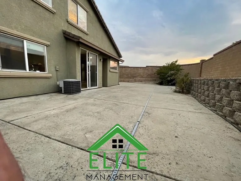 2128 Horseshoe Glen Cir — Photo 21