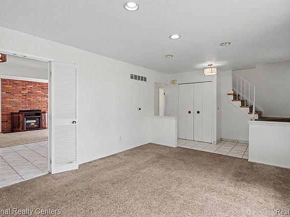 2nd image of 29640 Marshall St