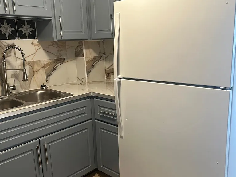 2455 Gervais St #B — Photo 2