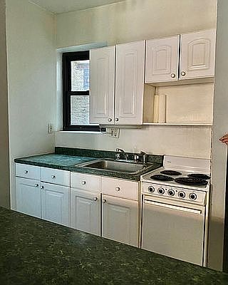 4th image of 160 E 91st St APT 5C