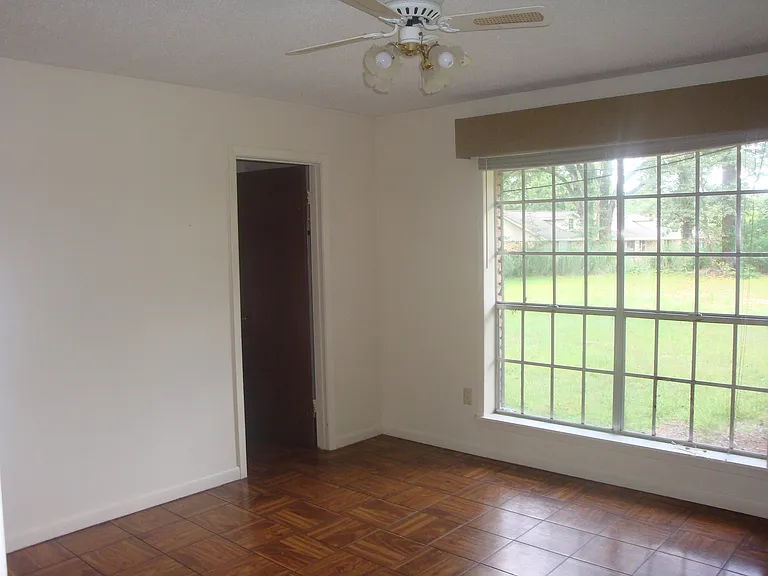 1287 Oak Rd — Photo 6