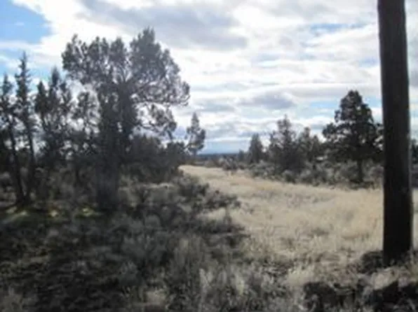 927 NE Locksley Dr, Bend, OR 97701