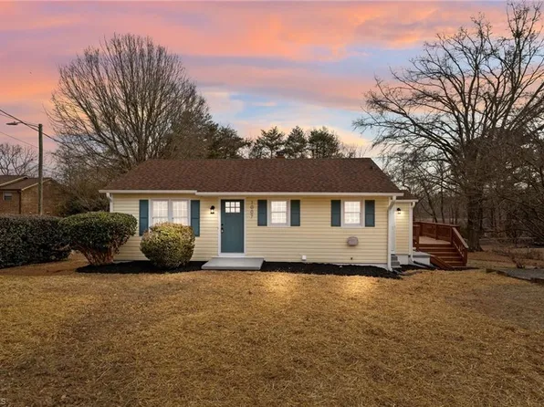 1007 Duggins St, Kernersville, NC 27284
