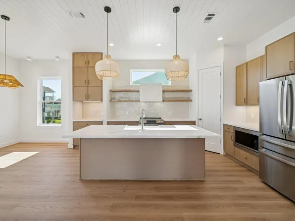 3930 Mendocino, Galveston, TX 77554