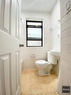 Rented by Bond New York | media 7