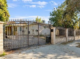 7042 White Oak Ave, Van Nuys, CA 91406