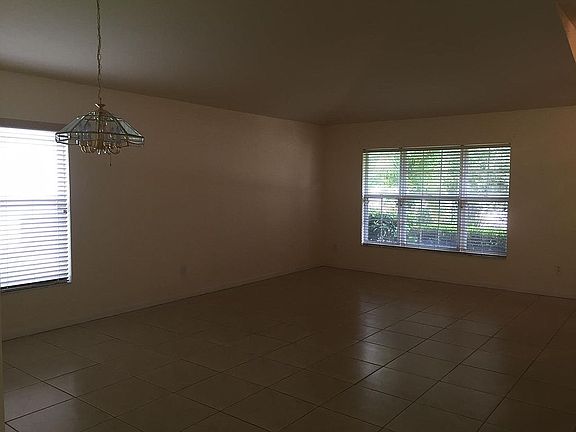 4th image of 3014 White Cedar Cir