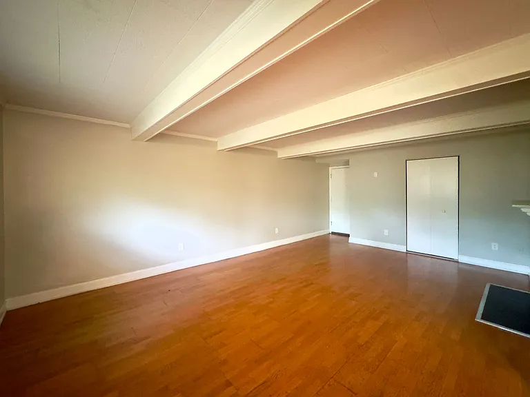 11 Warren Lodge Ct #B — Photo 16