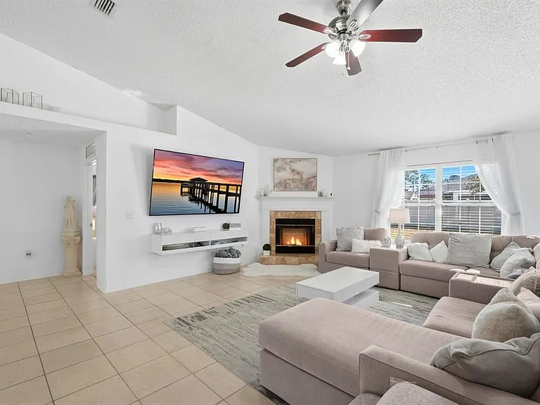 6 Reybury Ln — Photo 13