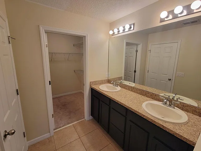 9571 Silver Buttonwood St — Photo 10