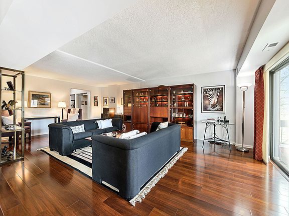 3rd image of 1020 N Harlem Ave APT 2F
