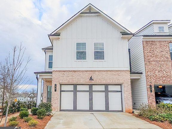 2nd image of 14 Depot Landing Rd