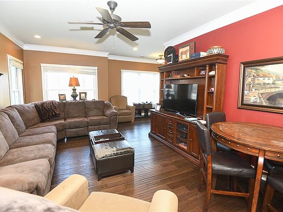 4th image of 650 Dekalb St Unit 1021