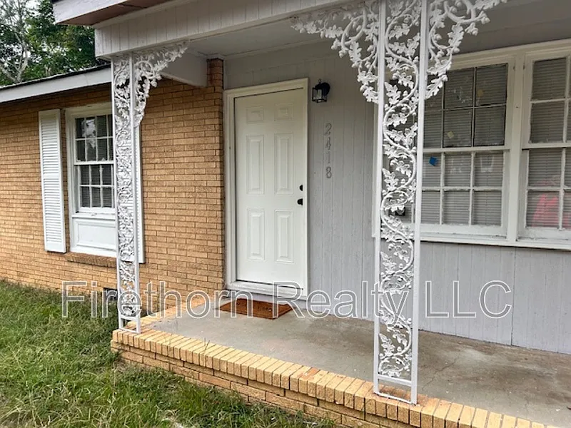 3 bed, 1.0 bath, $1,300 — Photo 3