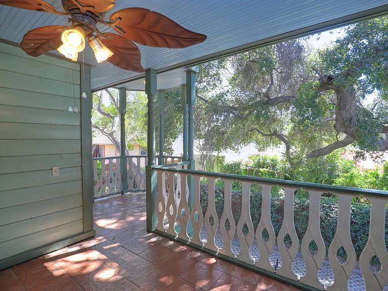 1513 De La Vina St #B — Photo 9