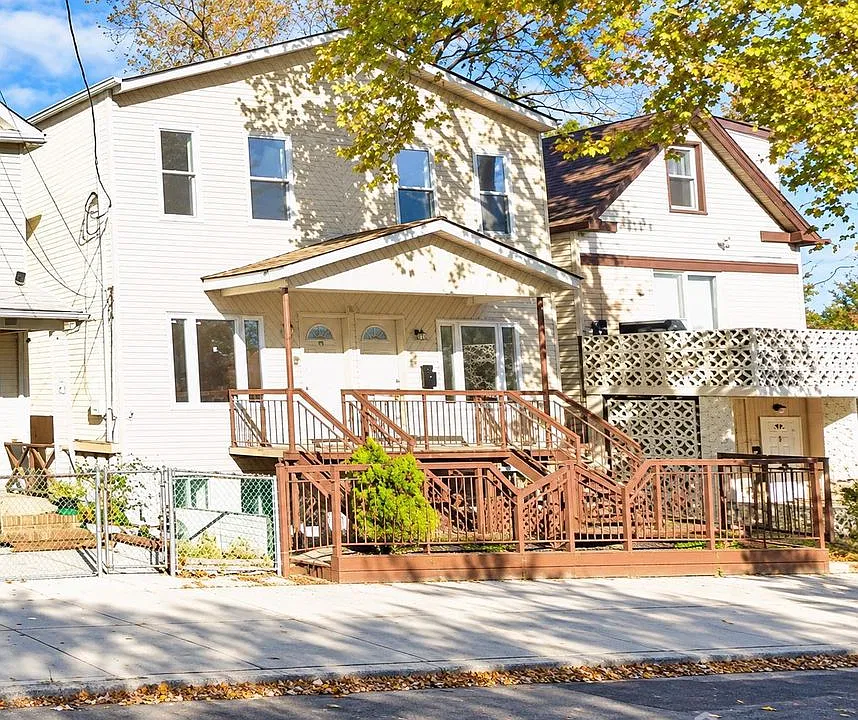 661 Catherine St #1C