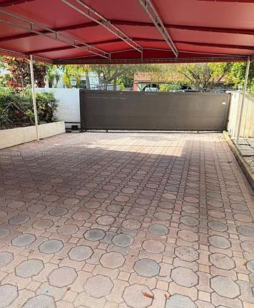 4th image of 401 Warren Ln