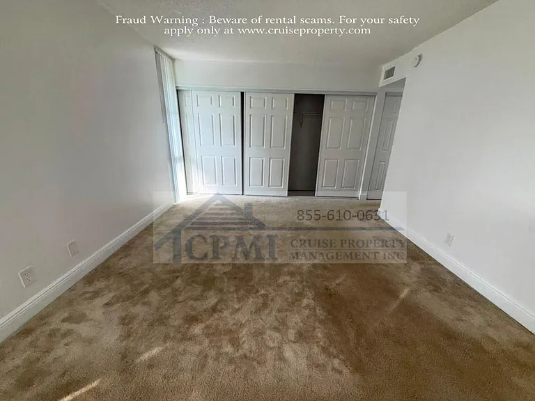 2930 Forest Hills Blvd — Photo 43