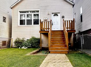 (Undisclosed Address), Chicago, IL 60609