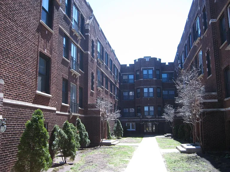 1239 W Greenleaf Ave #1 — Photo 1