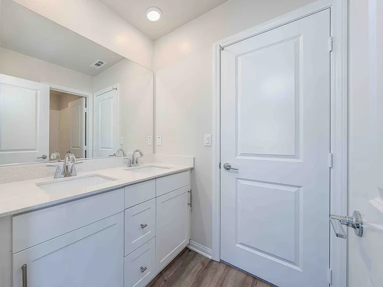 466 Meyer Pl — Photo 26